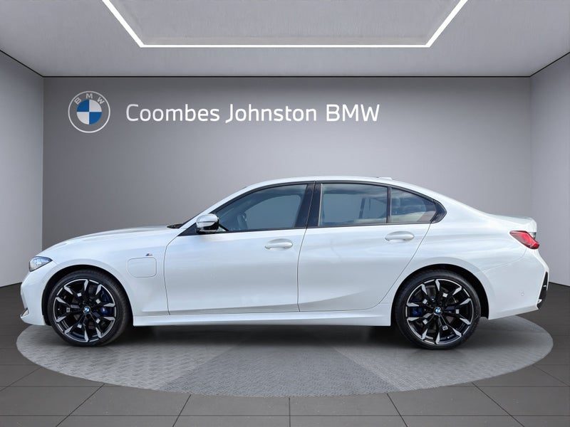 2026 BMW 330e M Sport, photo 3