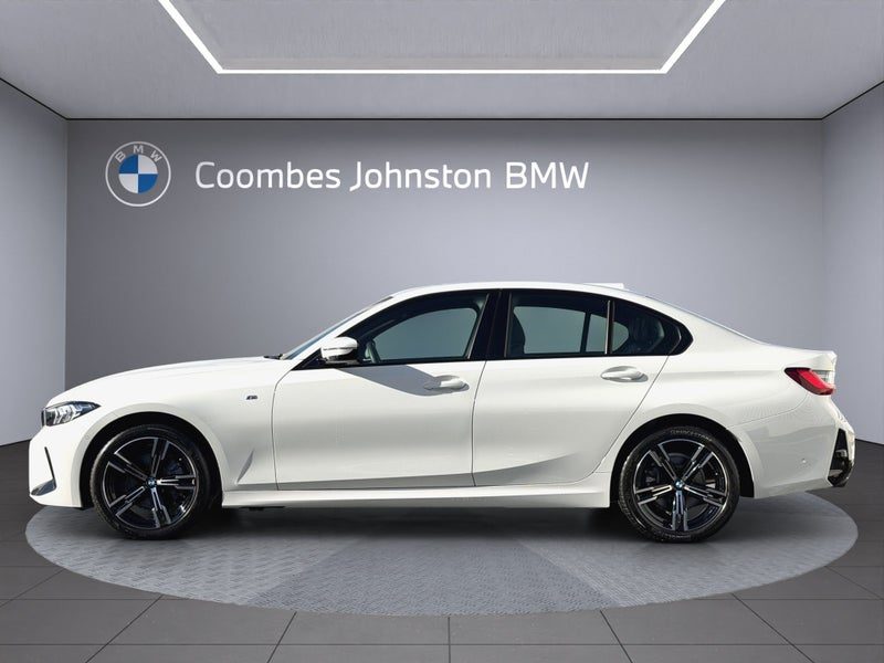 2026 BMW 320i Sedan, photo 3