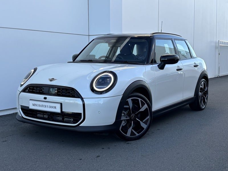 2026 MINI Cooper C Classic, main photo