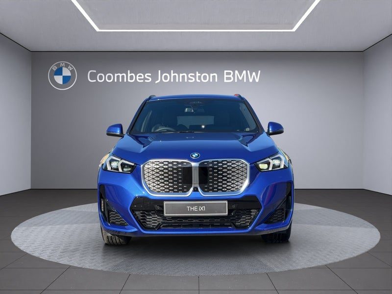 2026 BMW iX1 xDrive 30e, photo 2