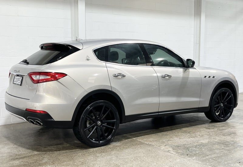 2017 Maserati Levante 3.0L T/Diesel 4WD, photo 3