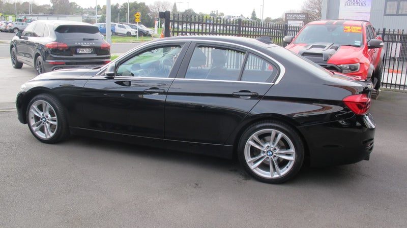 2017 BMW 3 Series 318I, photo 3