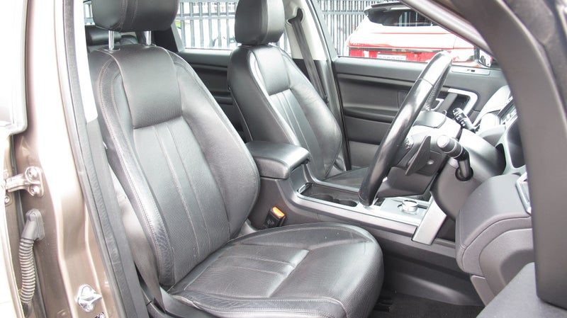2016 Land Rover Discovery Sport, photo 2