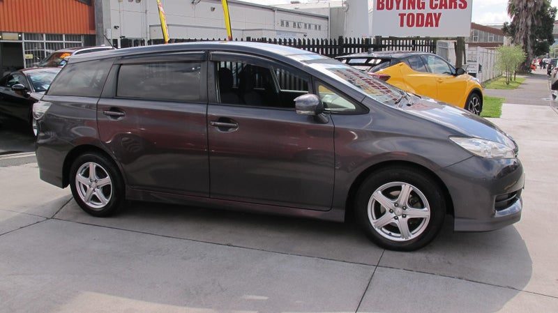 2013 Toyota Wish WAGON 1.8 AUTO 7 SEATER