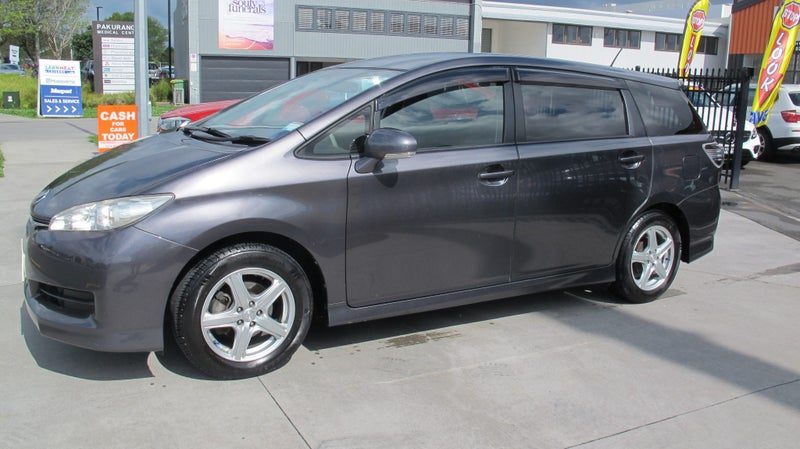 2013 Toyota Wish WAGON 1.8 AUTO 7 SEATER, photo 3