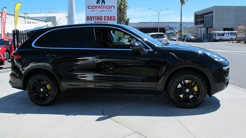 2016 Porsche Cayenne Turbo, photo 3