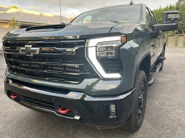 2025 Chevrolet Silverado 2500 HD LTZ Premium, photo 2