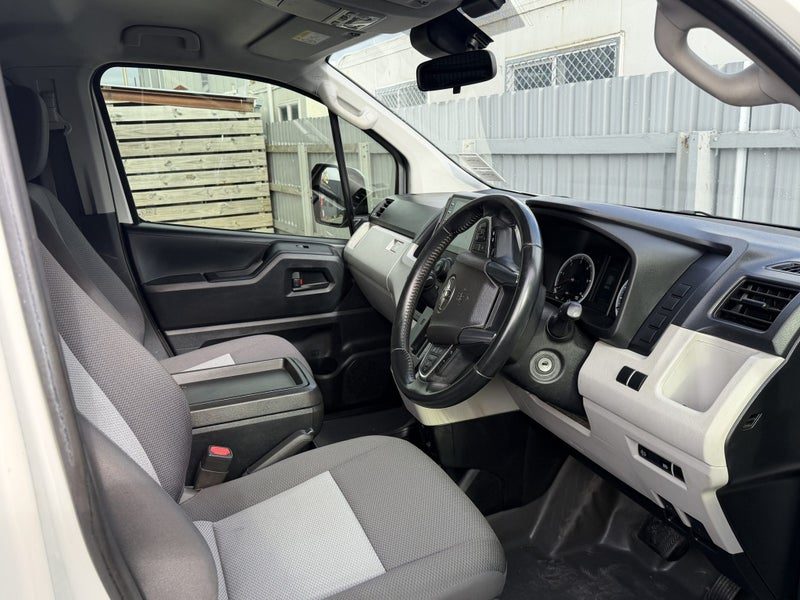 2021 Toyota Hiace ZR Gvn 2.8TD 6A, photo 3