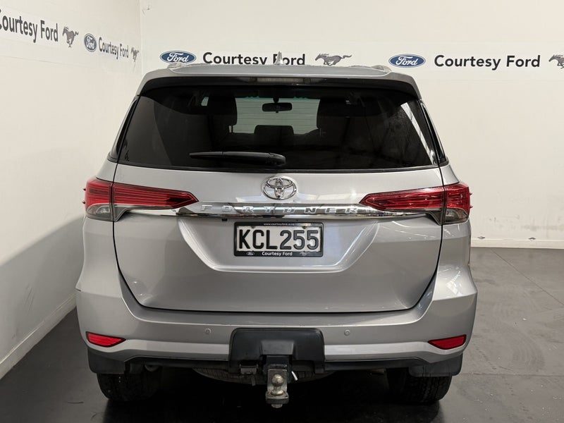 2016 Toyota Fortuner GX 2.8D 4WD, photo 3
