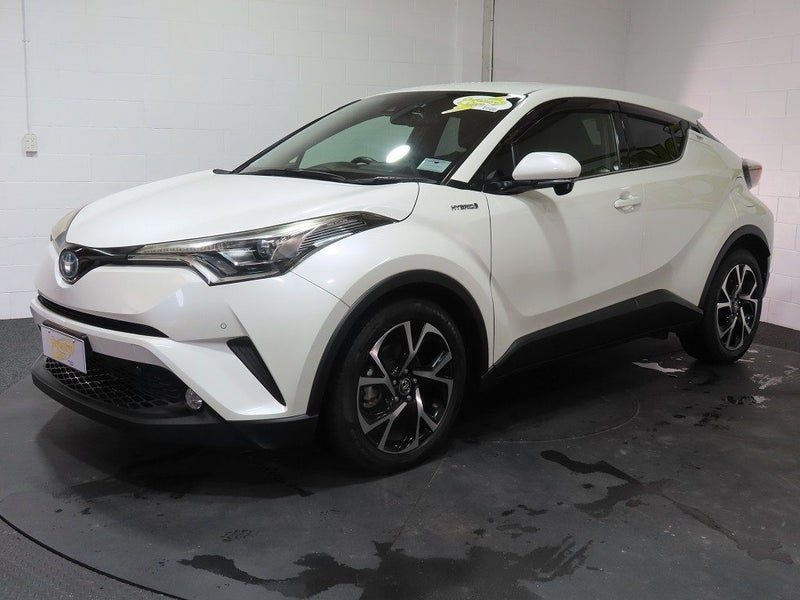 2017 Toyota C-HR Hybrid G, photo 3