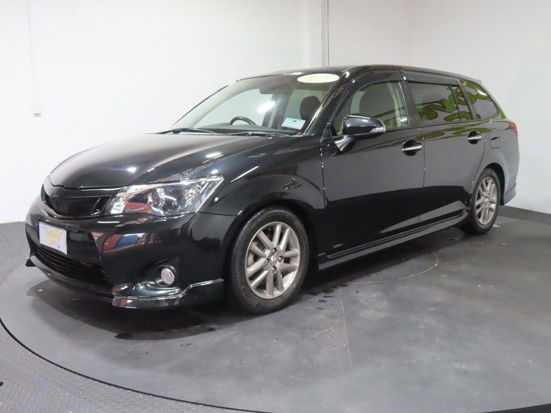 2013 Toyota Corolla Fielder Hybrid WXB, photo 3