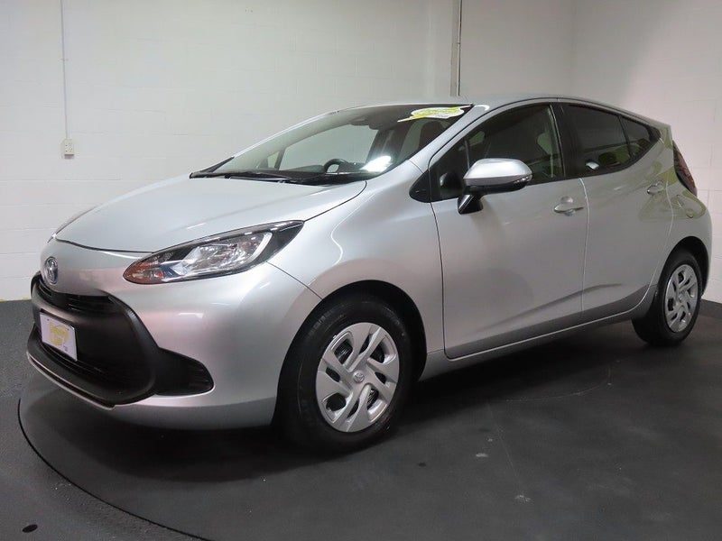 2021 Toyota Aqua Hybrid, photo 3