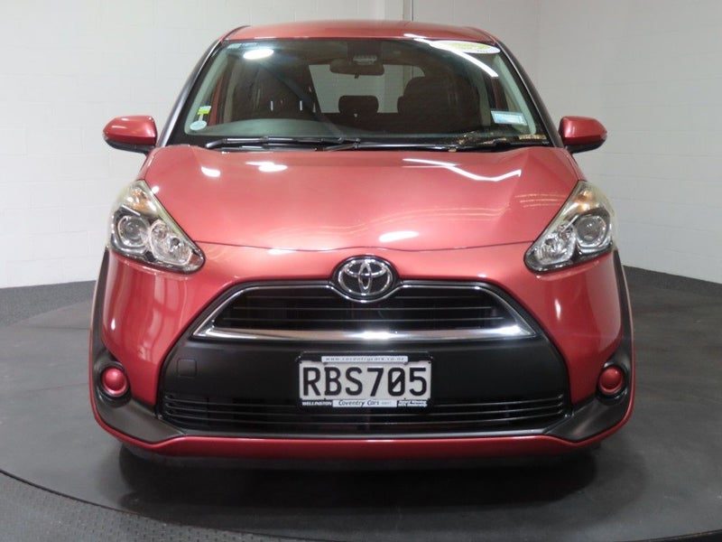 2016 Toyota Sienta 1.5P 7 seats, photo 2
