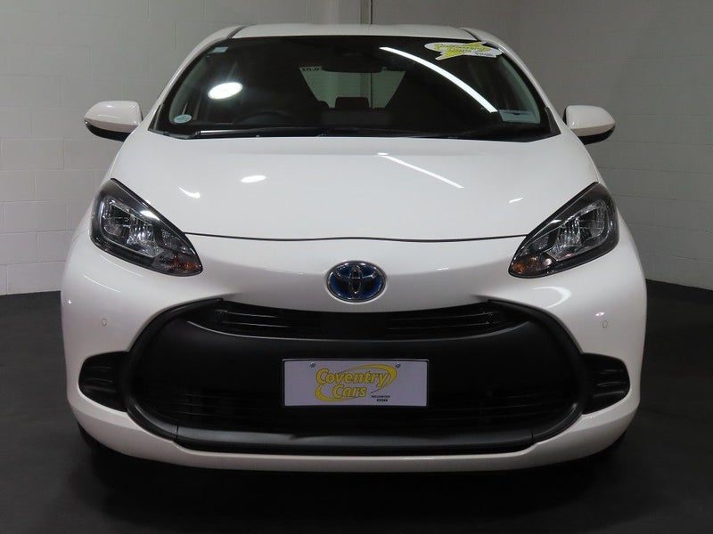 2023 Toyota Aqua Hybrid, photo 2