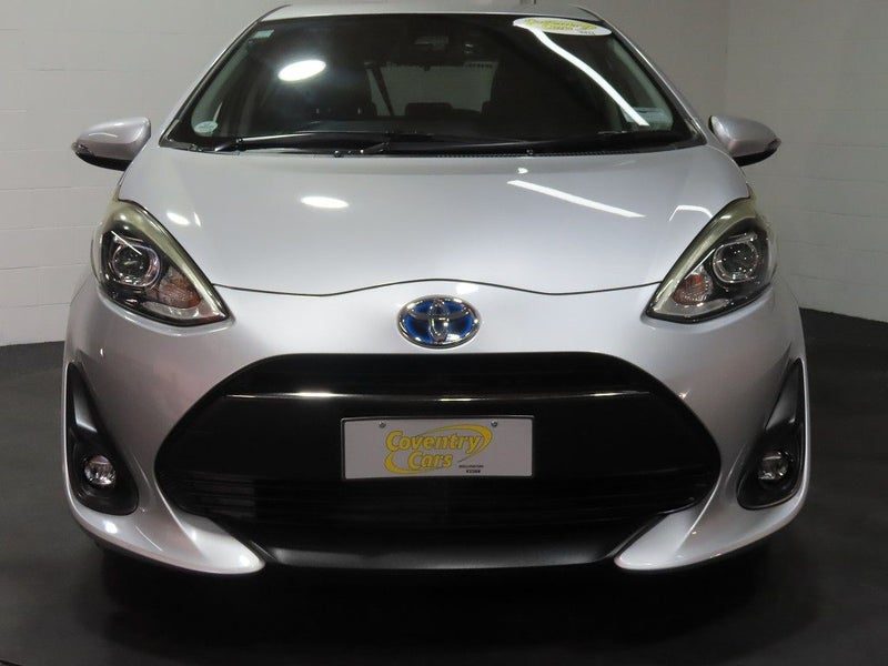 2017 Toyota Aqua Hybrid Leather package, photo 2