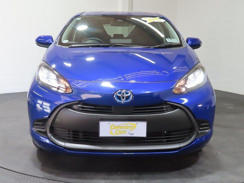 2022 Toyota Aqua Hybrid X, photo 2