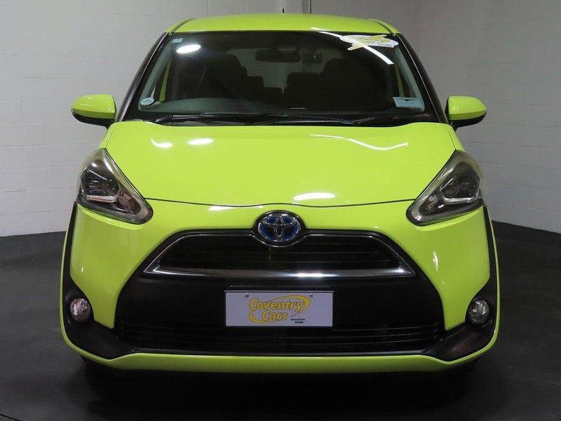 2015 Toyota Sienta Hybrid G 7 seats, photo 2