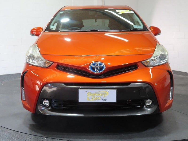 2015 Toyota Prius Alpha Hybrid S 7 seats, photo 2