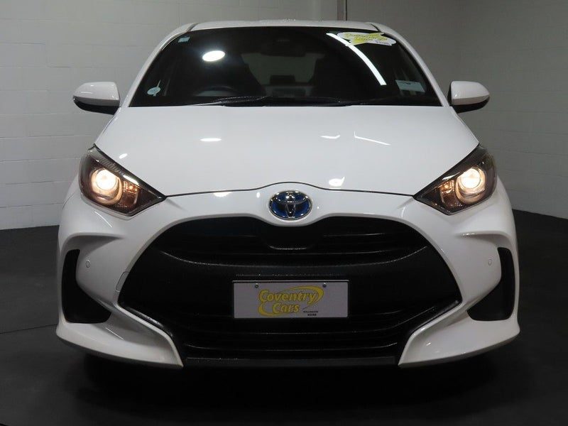 2023 Toyota Yaris Hybrid X, photo 2