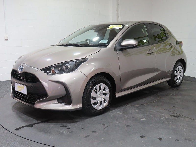 2021 Toyota Yaris Hybrid X, photo 3
