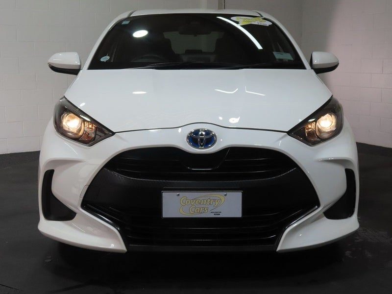 2023 Toyota Yaris Hybrid X, photo 2