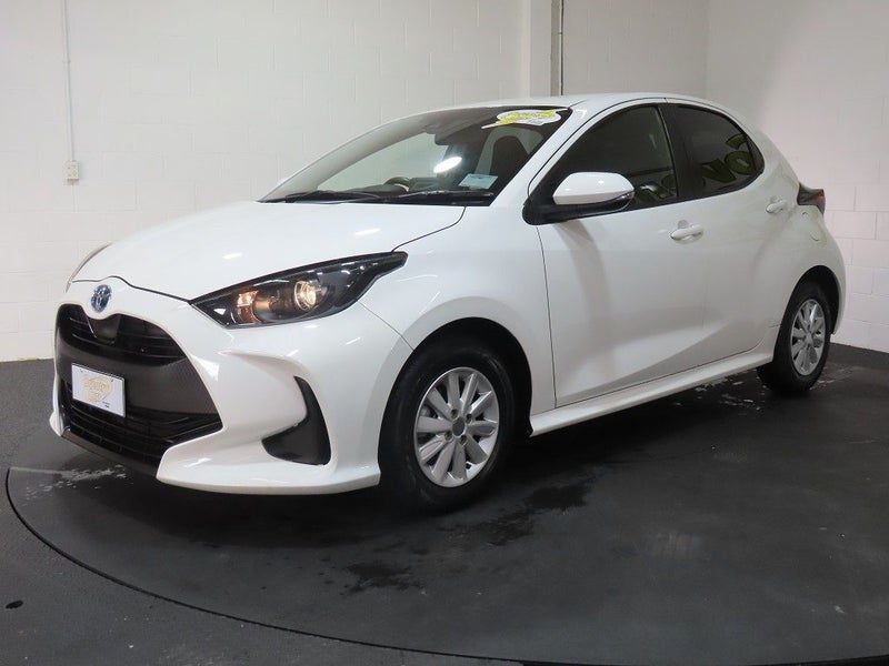 2023 Toyota Yaris Hybrid X, photo 3
