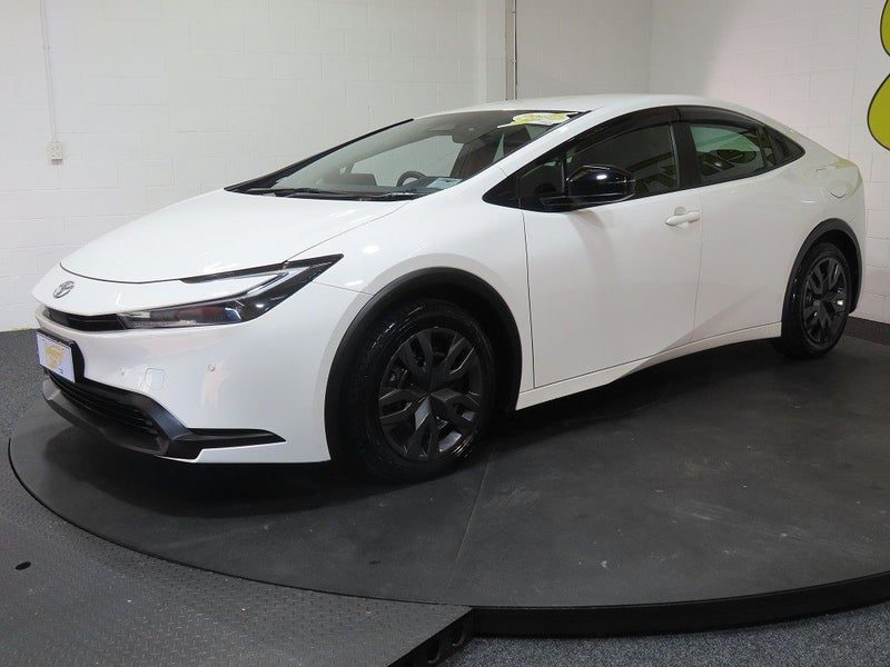 2025 Toyota Prius Hybrid, photo 3