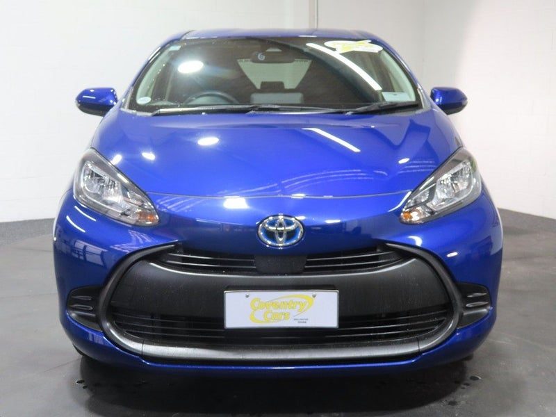 2023 Toyota Aqua Hybrid X, photo 2