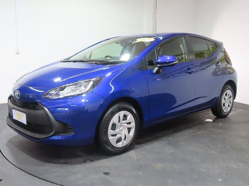 2023 Toyota Aqua Hybrid X, photo 3