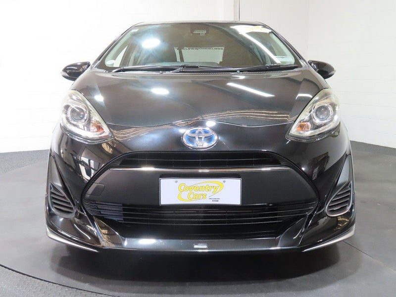 2018 Toyota Aqua Hybrid S, photo 2