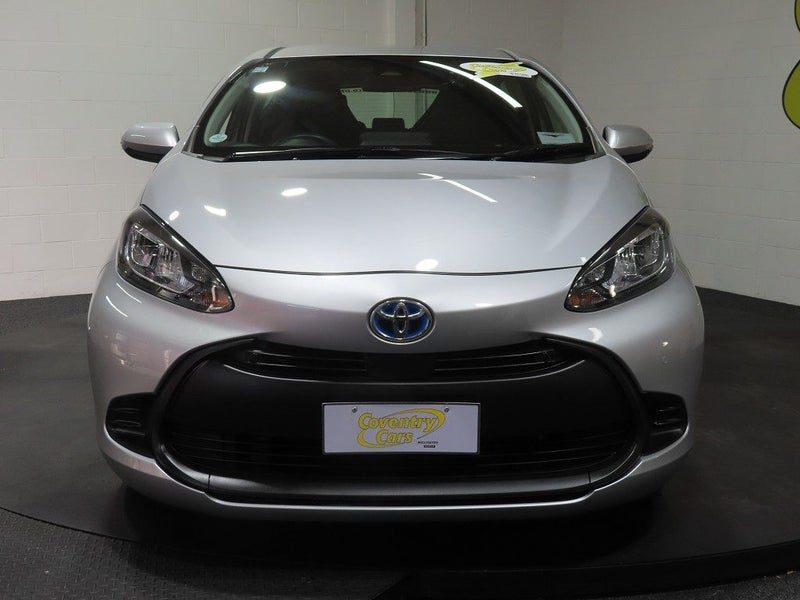 2023 Toyota Aqua Hybrid, photo 2