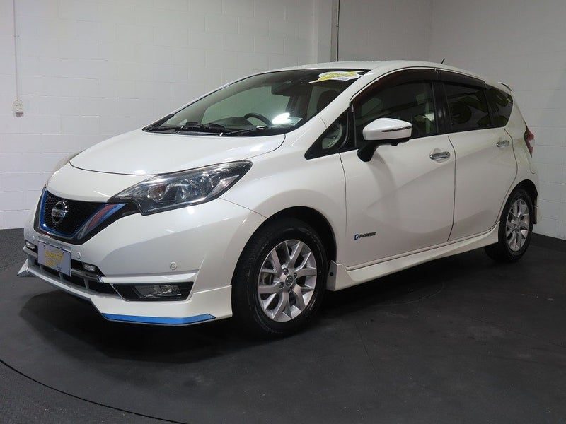 2017 Nissan Note e-Power Medalist, photo 3