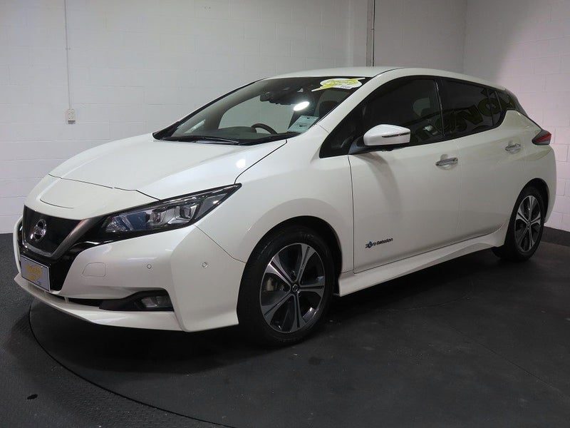 2020 Nissan Leaf 40G 40kWh EV, photo 3