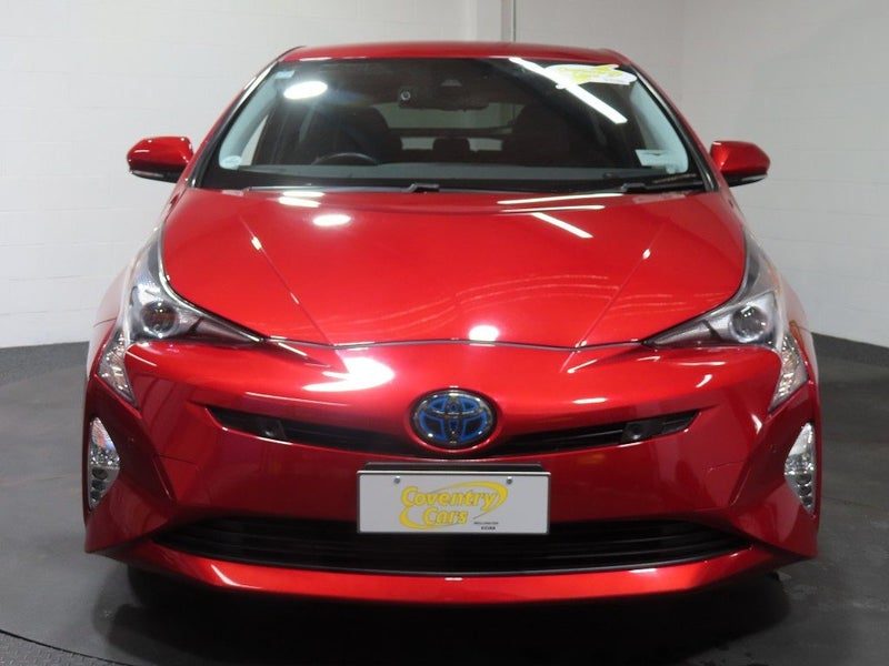 2016 Toyota Prius Premium Hybrid, photo 2