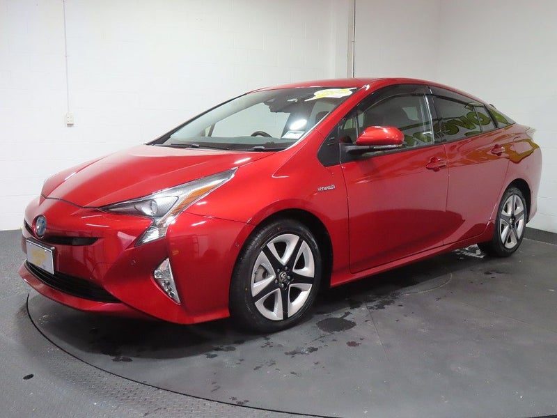 2016 Toyota Prius Premium Hybrid, photo 3