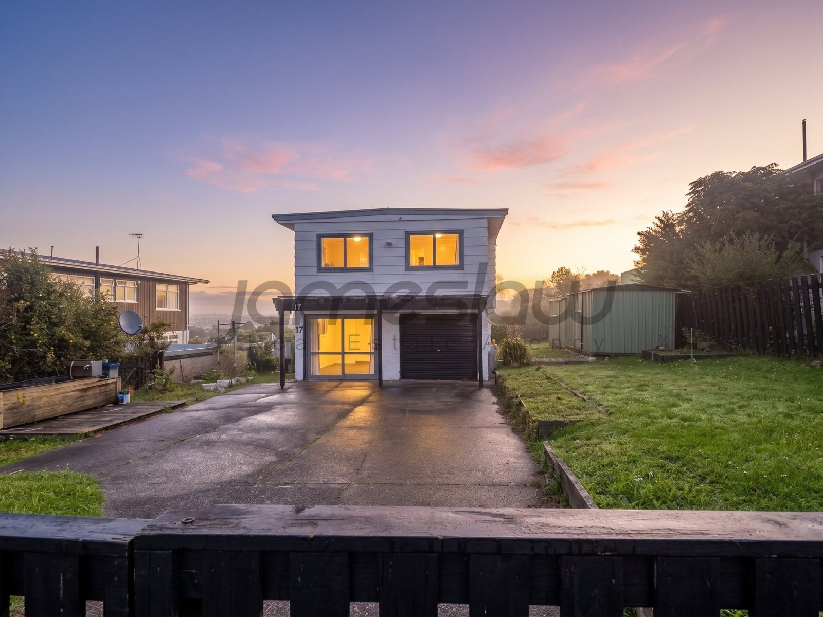 17 Strong Street, Saint Johns