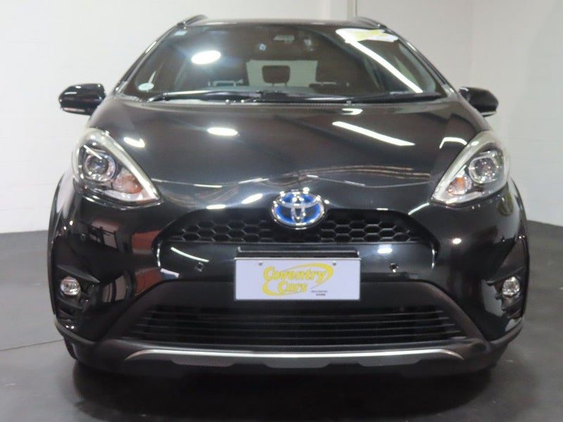 2020 Toyota Aqua Hybrid Crossover, photo 2