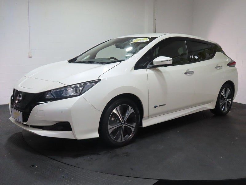 2022 Nissan Leaf 40X V 40kWh EV, photo 3