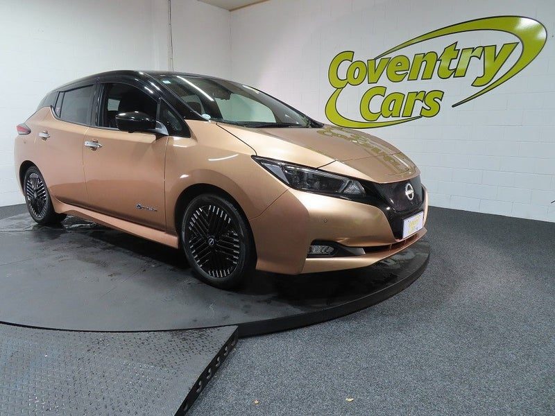 2023 Nissan Leaf 40X V 40kWh EV, main photo