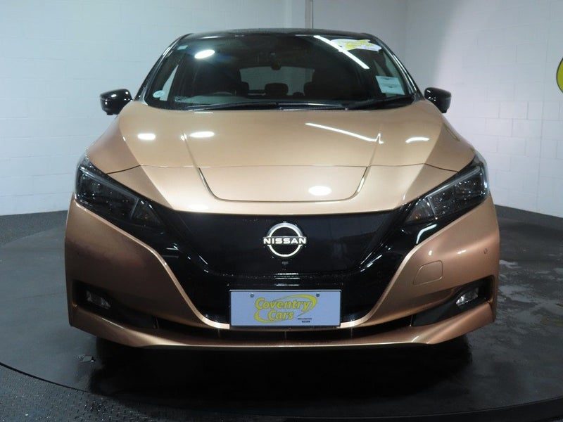 2023 Nissan Leaf 40X V 40kWh EV, photo 2