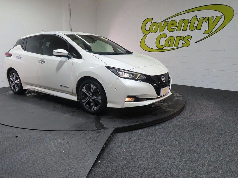 2022 Nissan Leaf 40G 40kWh EV, main photo