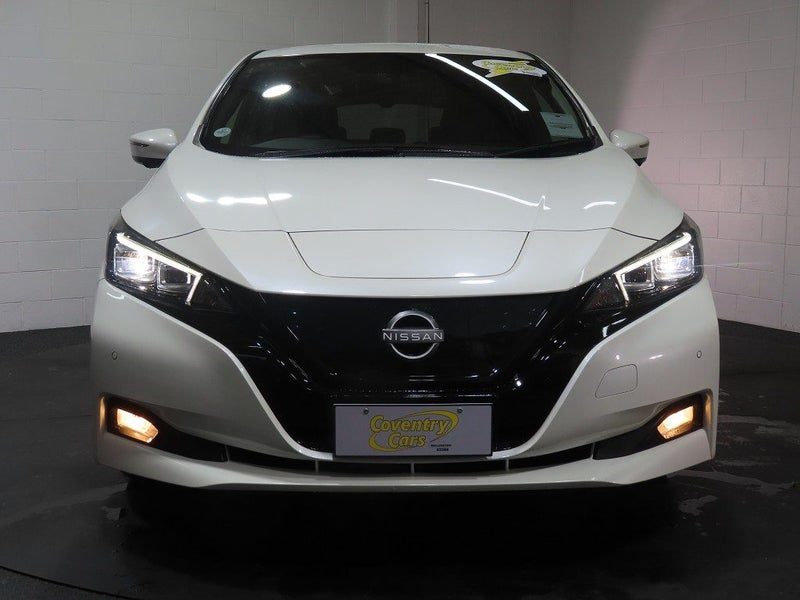 2022 Nissan Leaf 40G 40kWh EV, photo 2