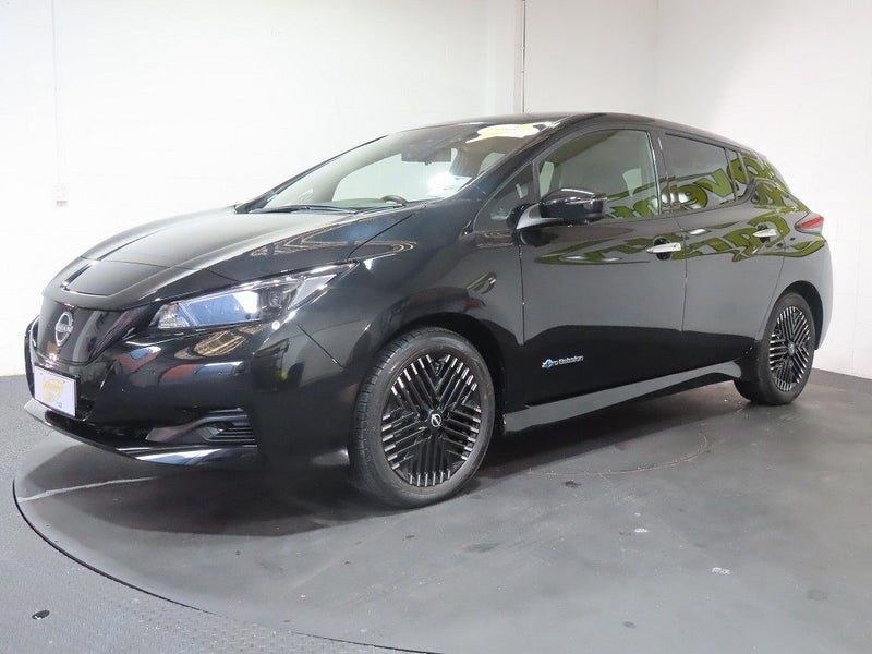 2023 Nissan Leaf 40X V 40kWh EV, photo 3