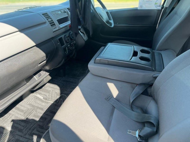 2012 Toyota Regius Wheel Chair Van, photo 3