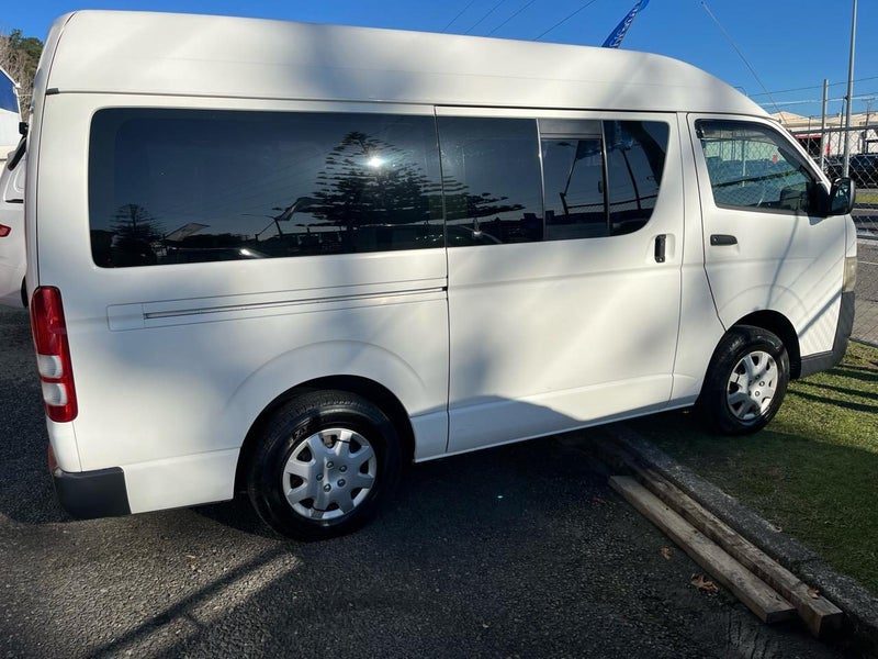 2004 Toyota Regius ACE, photo 2