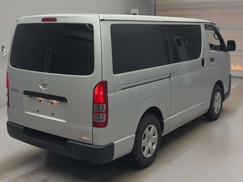 2021 Toyota Hiace DX 5 Door, photo 2