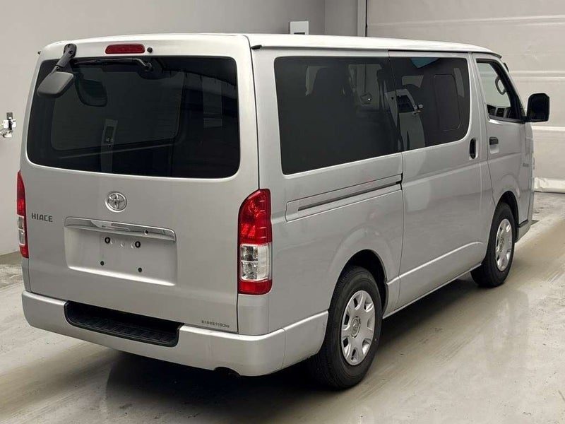2021 Toyota Hiace DX GL-Package 6 Seater, photo 2