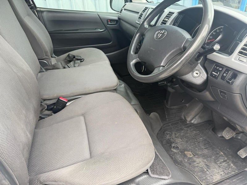 2012 Toyota Hiace DX GL Package 5 Door, photo 2