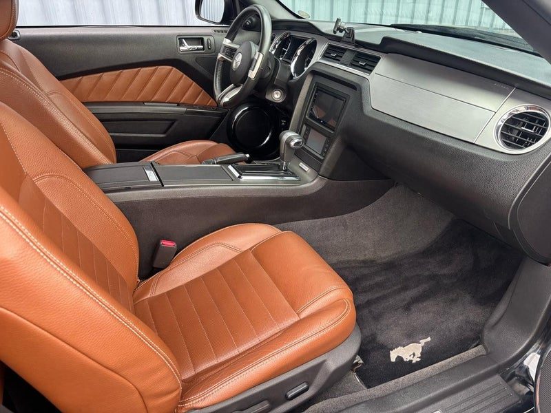 2010 Ford Mustang GT Convertible, photo 2