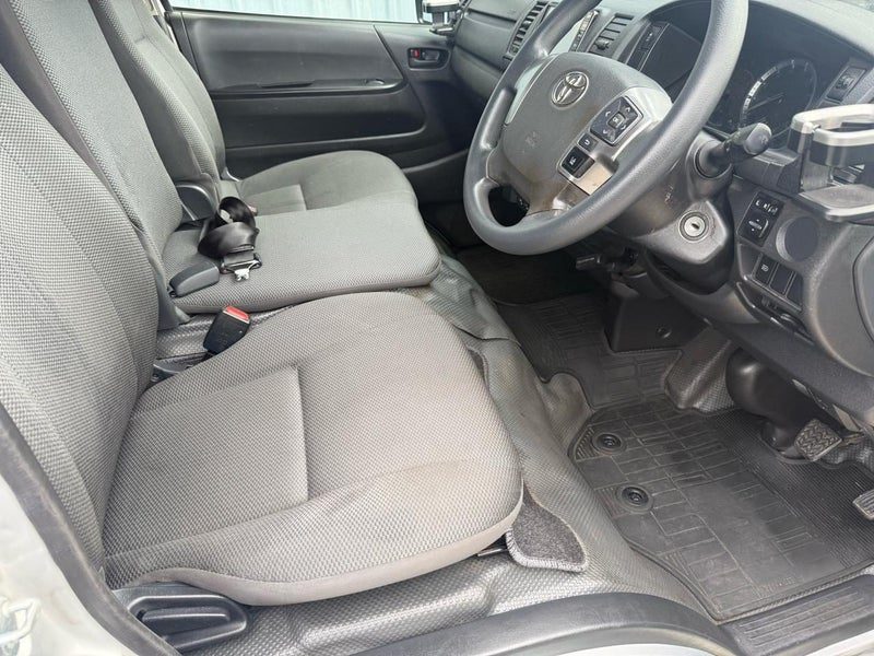 2021 Toyota Hiace DX 5 Door 4WD 6 Seater, photo 2